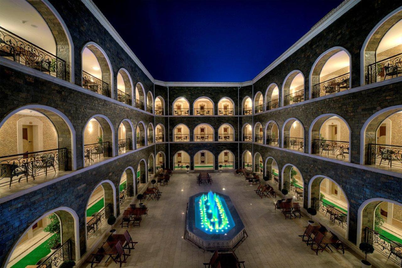 גאלבה Qafqaz Karvansaray Hotel מראה חיצוני תמונה